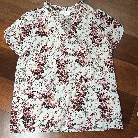 Boheme Kamryn Floral Short Sleeve Blouse Size Small Tie Neck - Picture 1 of 8